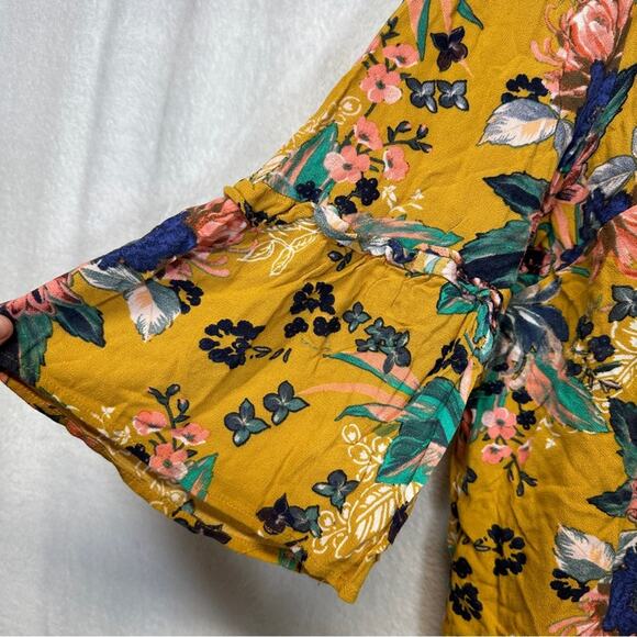 Ava‎ & Viv Mustard Floral Print 3/4 Sleeve Bell Sleeve Strappy Blouse Size 3X - Picture 5 of 10